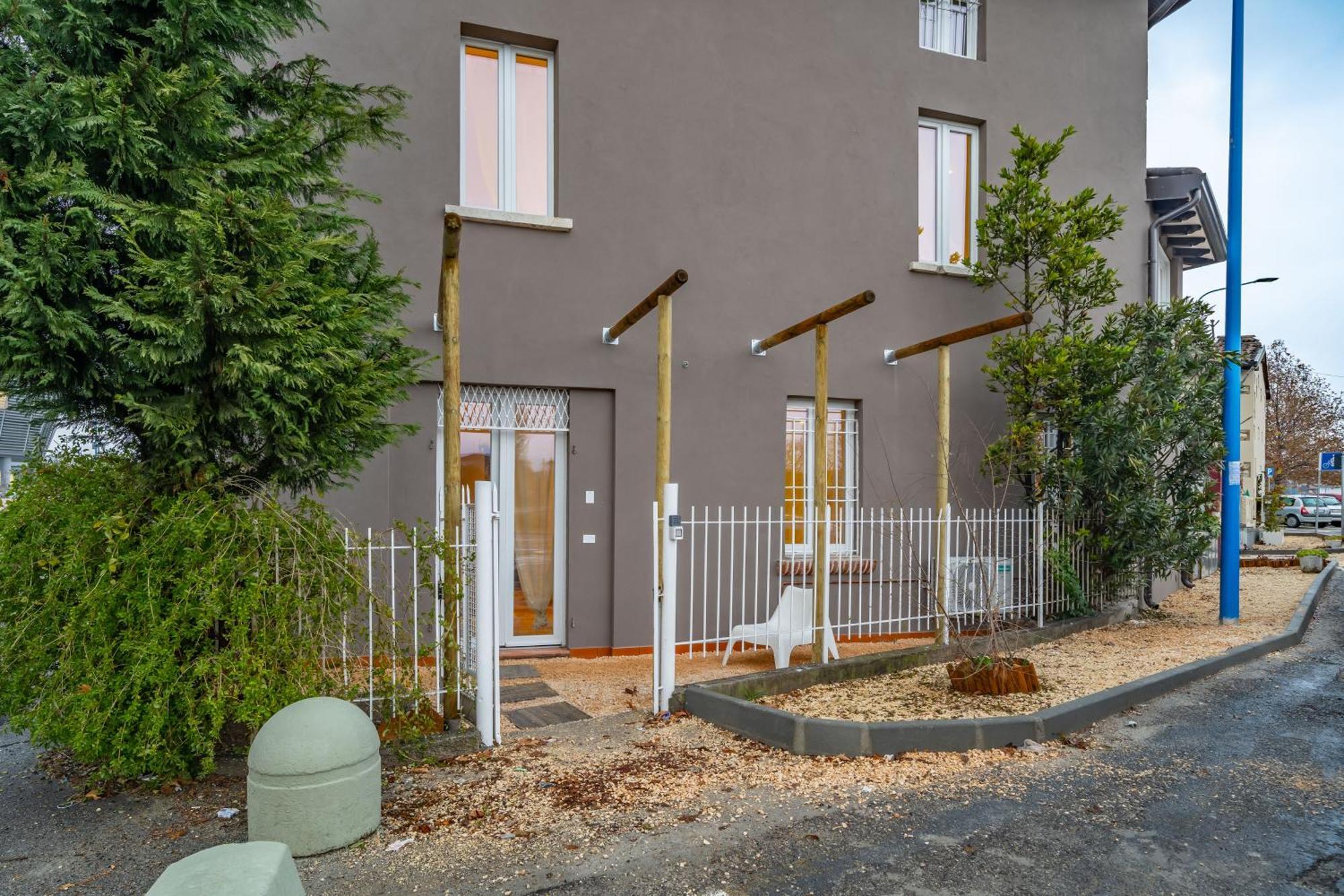 Apartament Cascina Conicchio - Metro Station - By Host4U Brescia Zewnętrze zdjęcie