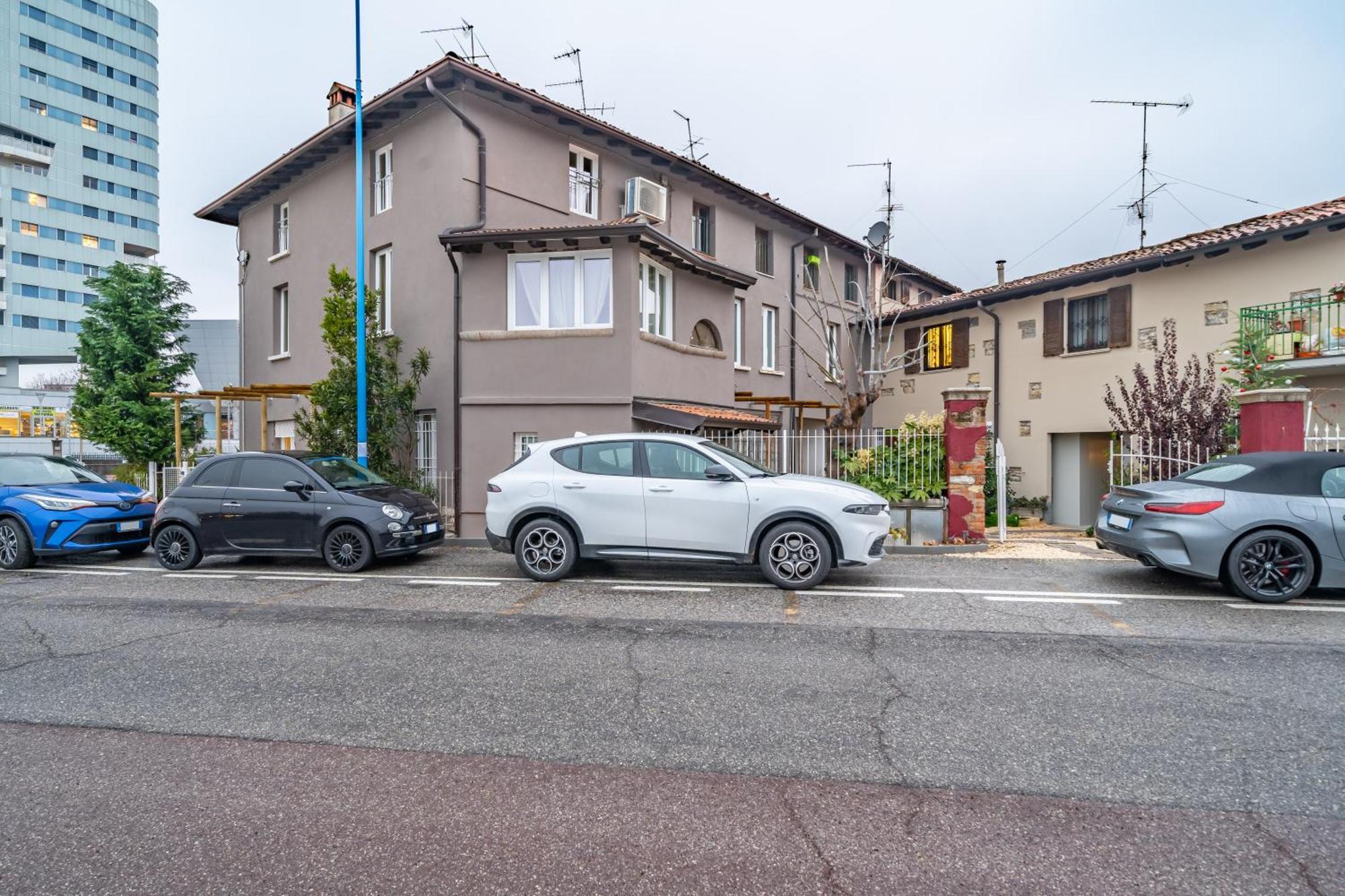 Apartament Cascina Conicchio - Metro Station - By Host4U Brescia Zewnętrze zdjęcie